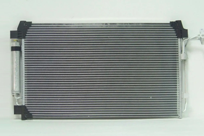 What is the difference between condenser and evaporator?